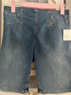 Free People Women's Medium Blue Boyfriend Bermuda Jeans